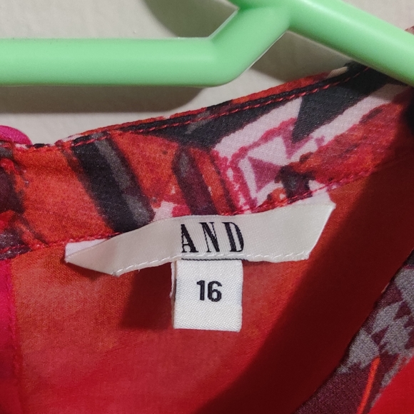AND red blouse with cool traingle pattern - Picture 3 of 4